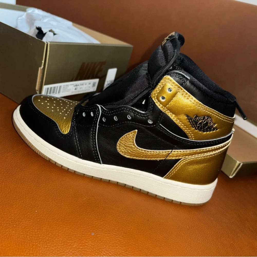 Jordan 1s Black Gold - Picture 2 of 4